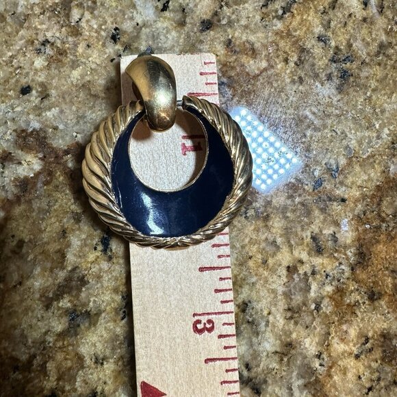 Vintage ST. JOHN Door Knocker Clip Earrings Blue Gold Tone Classic Retro Chunky - Picture 6 of 6